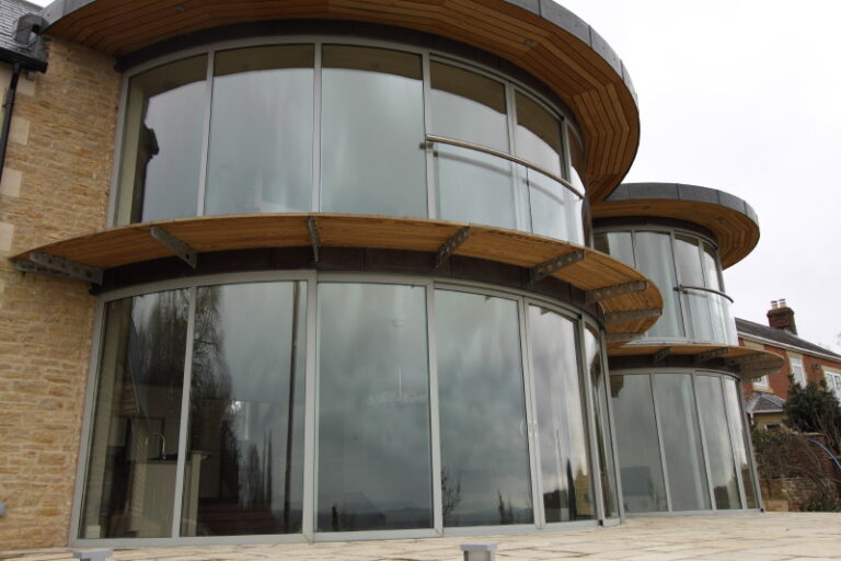 Aluminium curved patio doors